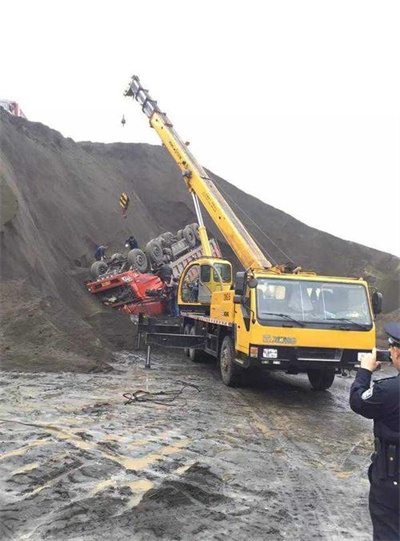 海勃湾区上犹道路救援